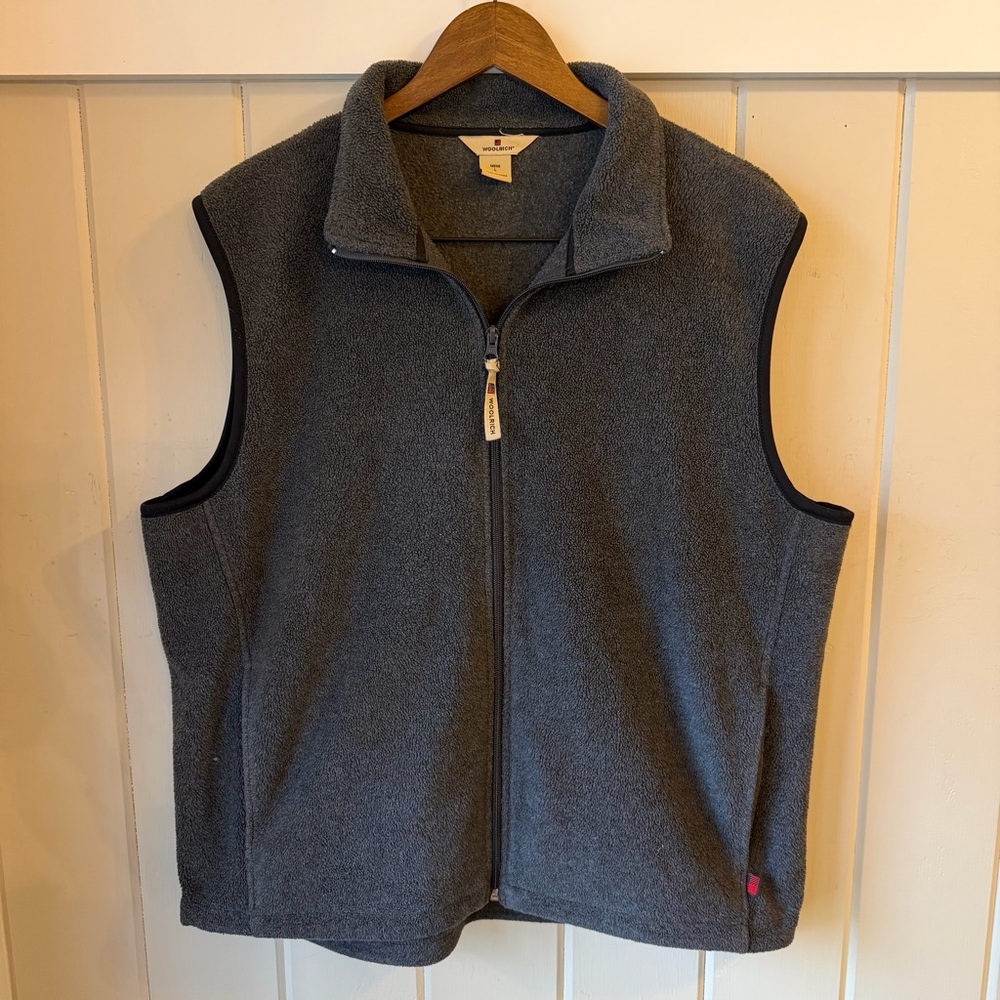 Men’s Woolrich Charcoal Fleece Vest, Size Large